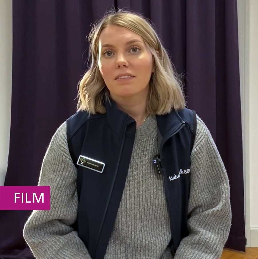 Porträttbild på Matilda och en textplatta som det står film på